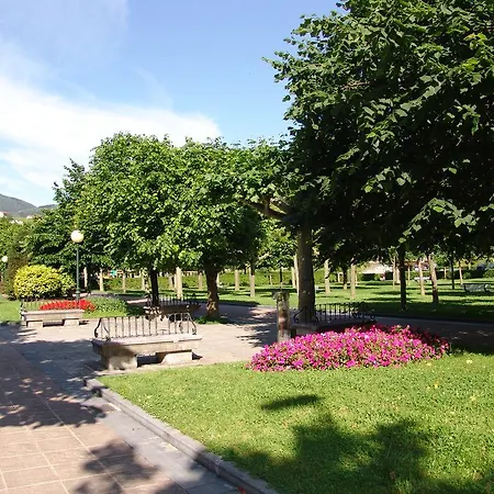 Pensjonat Zumardi Deba