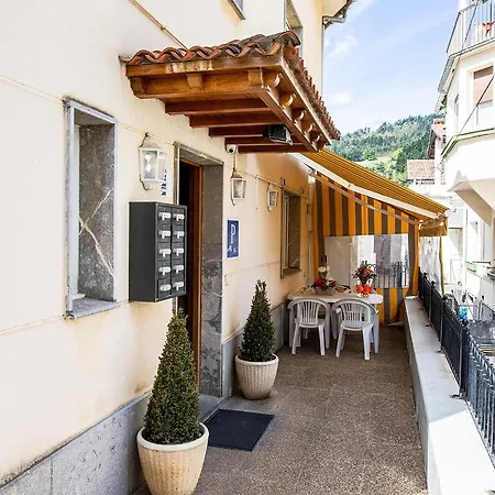 Zumardi Guest house